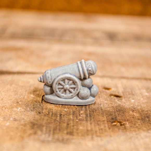 Wade Pottery England Circus Series Cannon Balls Figurine Red Rose Tea - Picture 6 of 8